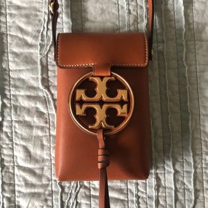 Tory Burch MILLER METAL-LOGO PHONE CROSSBODY